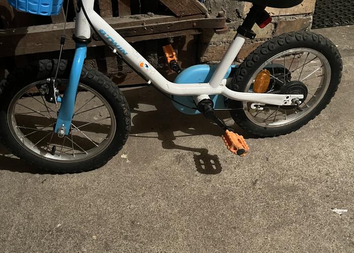 Grajewo ogłoszenia: Sprzedam rowerek dziecięcy B-Twin widoczny na zdjęciu. Kółka...